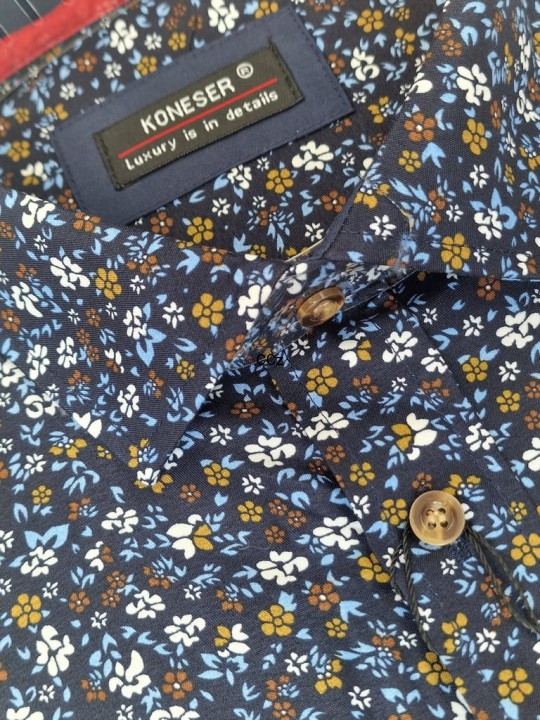 Elegancka-koszula-meska-granatowa-w-kwiaty-rozmiar-43-stworz-wyjatkowy-look-Kolor-niebieski.jpeg