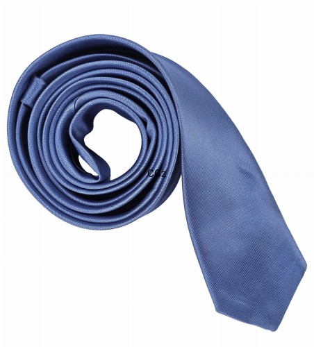 Niebieski cyjanowy krawat gładki śledż - dopełnienie eleganckiego wyglądu.jpeg