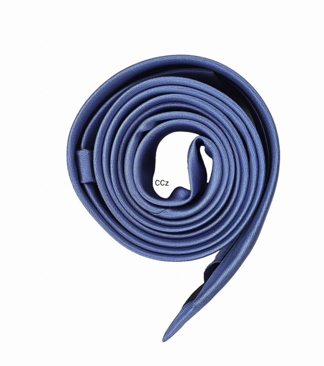 Niebieski cyjanowy krawat gładki śledż - dopełnienie 1 eleganckiego wyglądu.jpeg